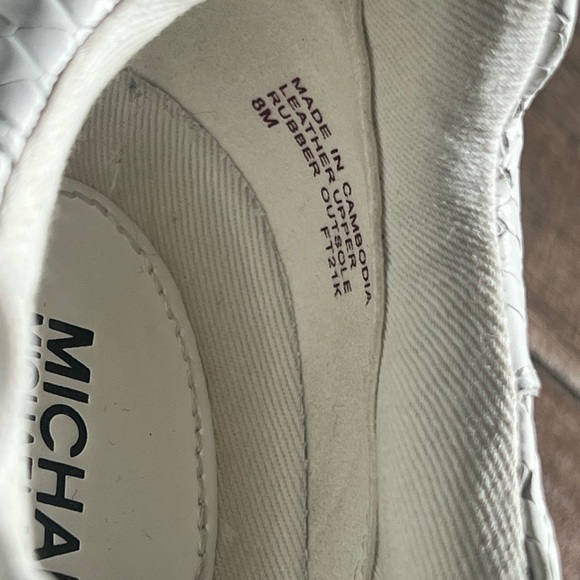 Michael Kors Sneaker size 8 - Picture 3 of 5